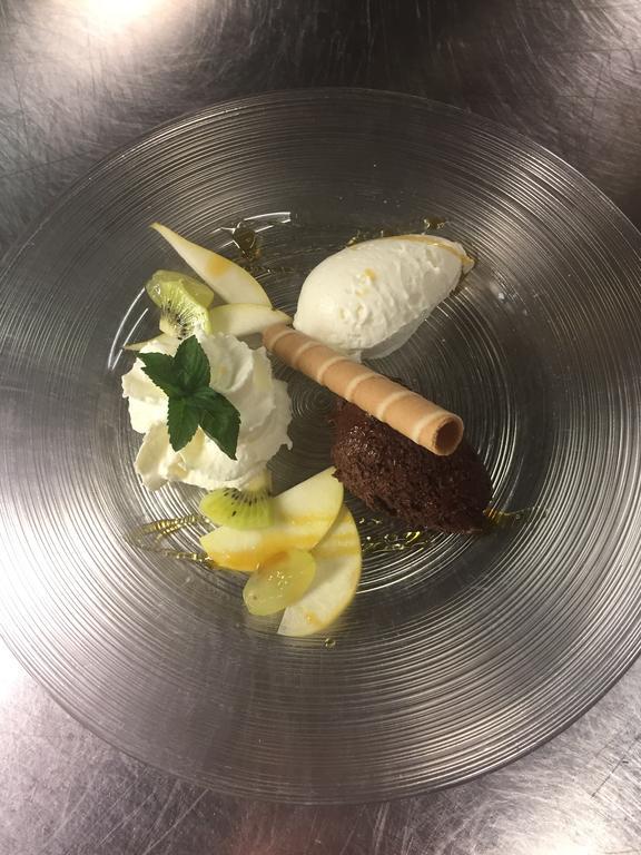 Hotel & Restaurant Stadthof グラールス エクステリア 写真