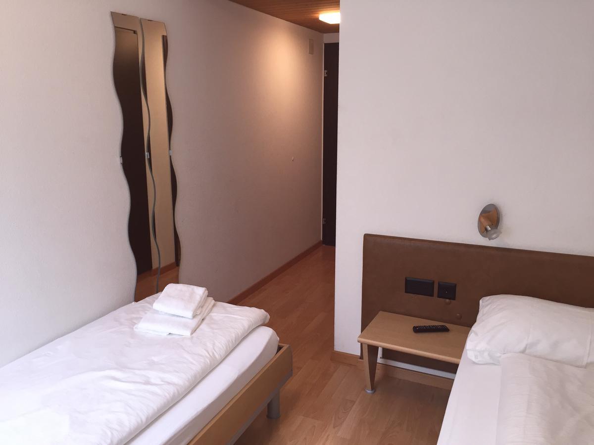 Hotel & Restaurant Stadthof グラールス エクステリア 写真