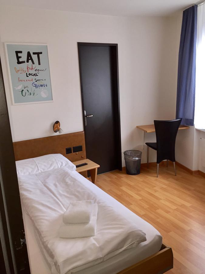 Hotel & Restaurant Stadthof グラールス エクステリア 写真