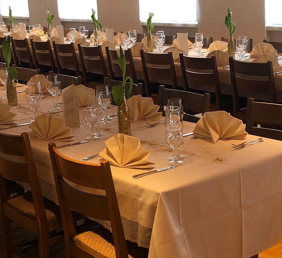 Hotel & Restaurant Stadthof グラールス エクステリア 写真